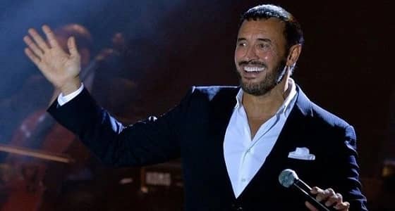 بالفيديو.. كاظم الساهر يرفض الحديث عن خطيبته