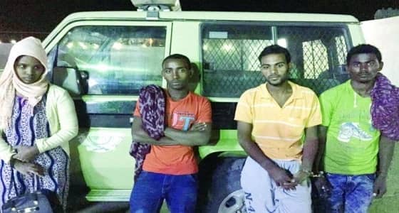 تفاصيل القبض على امرأة و3 رجال داخل غرفة مهجورة بتربة