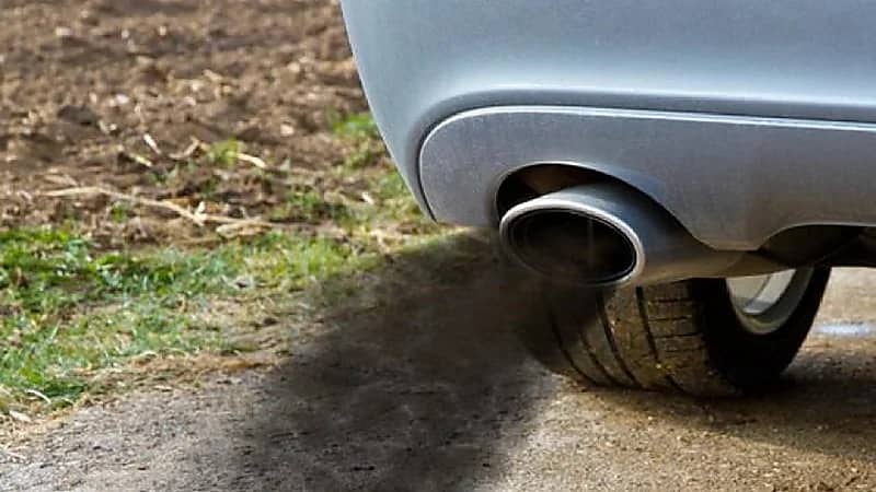 أسباب خروج الدخان الأسود من عادم السيارة