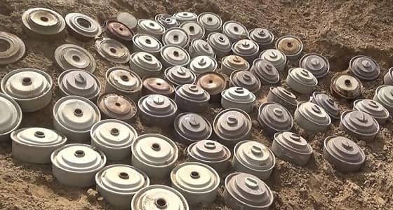 بالصور.. الجيش اليمني يفجر كمية كبيرة من الألغام البحرية نشرتها مليشيا الحوثي