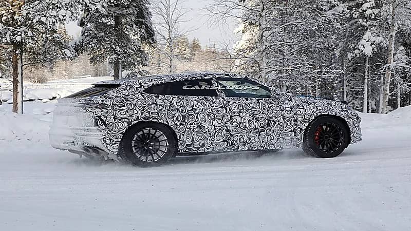 بالصور.. أحدث ظهور لسيارة لامبورجيني اوروس 2022