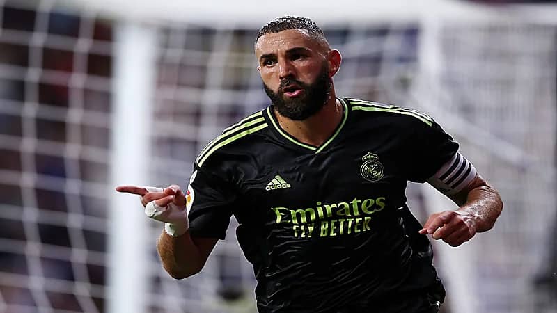الإصابة تغيب كريم بنزيما عن مباراة ريال مدريد وقادش