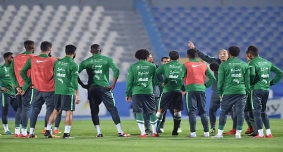 بعثة الأخضر تغادر إلى إسبانيا