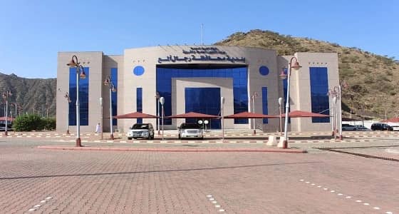 رجال ألمع تكلف " البريدي " و " الهملاني " بإدارة قسمين بالبلدية