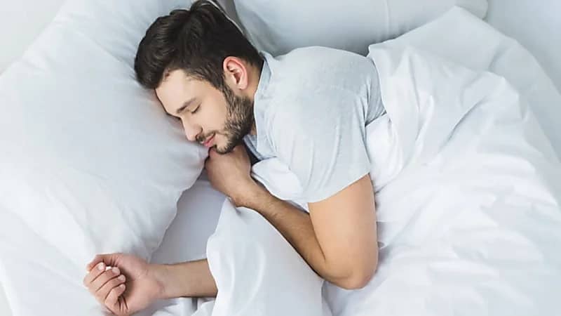 "الصحة" توضح المعلومات الخاطئة الشائعة عن النوم