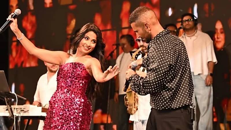 روبي تتألق في ليالي مراسي بأول ظهور بعد وفاة والد ابنتها