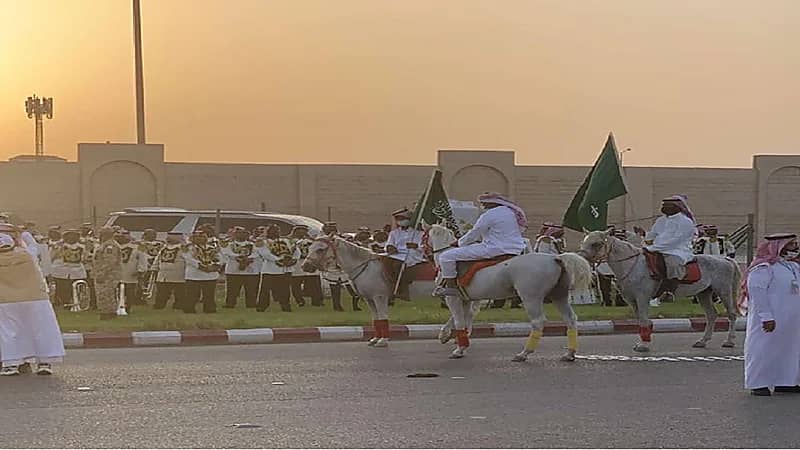شاهد .. خيول ودراجات وعرضة نجدية تُشعل أجواء اليوم الوطني بإسكان الحرس الوطني