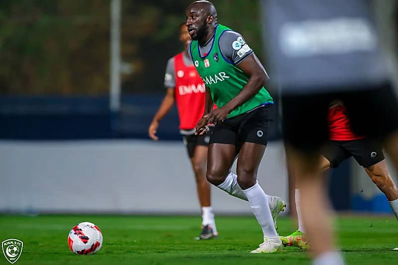 "ماريغا" يشارك في التدريبات الجماعية قبل إكمال برنامجه التأهيلي