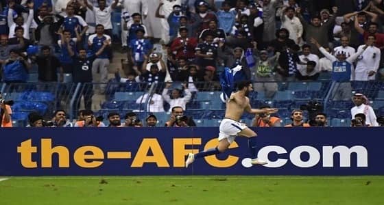 " فيفا " يشيد بنجم الهلال وهداف الدوري الإنجليزي