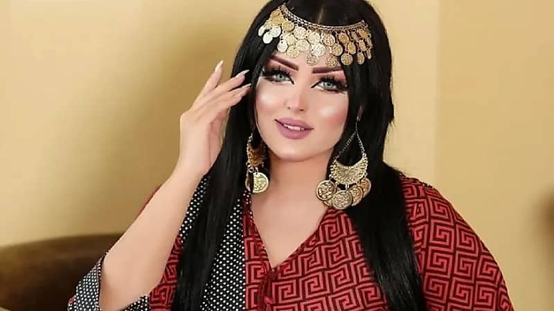 اتهام موديل مصرية بالتحريض على الفجور ومطالب بحبسها