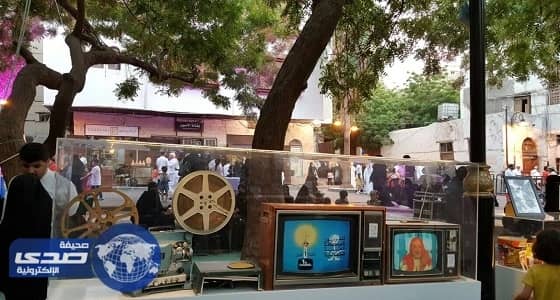 بالصور.. زيارة فتيات مركز التأهيل الشامل للإناث بجدة لمهرجان جدة التاريخية " أتاريك "