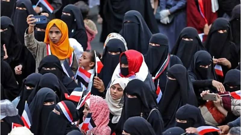 الحوثي يخنق حرية اليمنيات على خطى "طالبان"