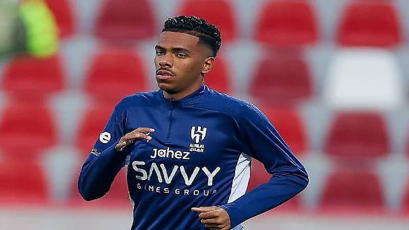 3 أندية مهتمة بالتعاقد مع مصعب الجوير