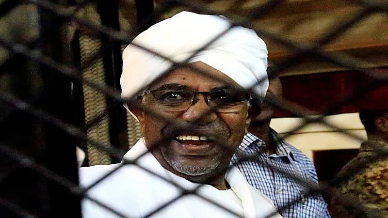 الكشف عن مكان عمر البشير بعد أنباء هروبه من السجن