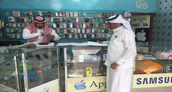 العمل يضبط الوافدين المخالفين في المهن المقصورة على المواطنين