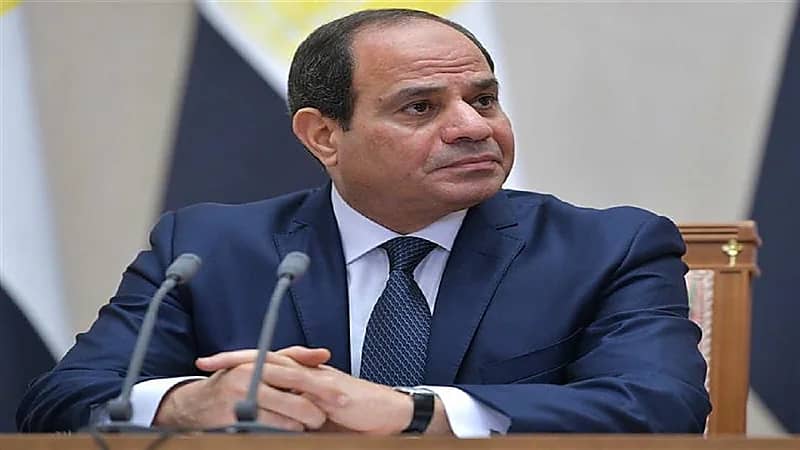 بالفيديو.. الرئيس السيسي يبكي متأثرًا بحديث طالب من ذوي الإعاقة