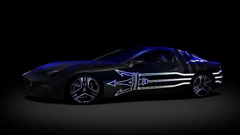 "مازيراتي" تخطط للتحول الكهربائي لسياراتها بحلول 2025