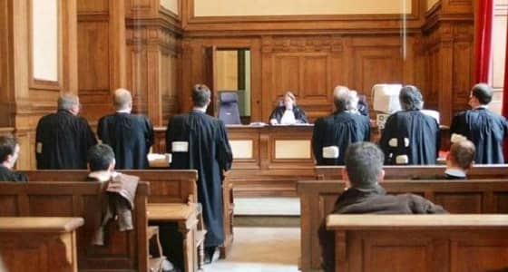 فرنسا: إدانة صحافيين ابتزا ملك المغرب