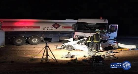 الشيخ ترامب الأمريكي بالزي العربي الخليجي