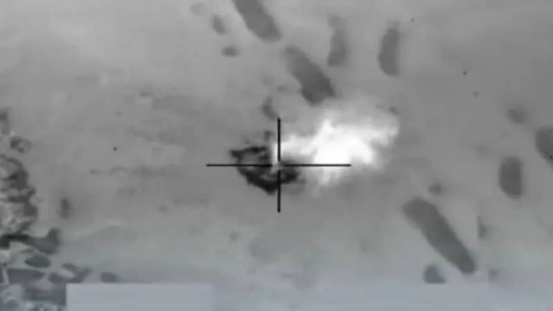 شاهد.. التحالف: تدمير زورقين مفخخين وإحباط عملية هجوم عدائي جنوب البحر الأحمر 