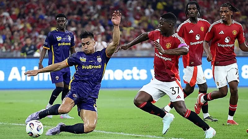 مانشستر يونايتد يخسر وديته الأولى في ماليزيا