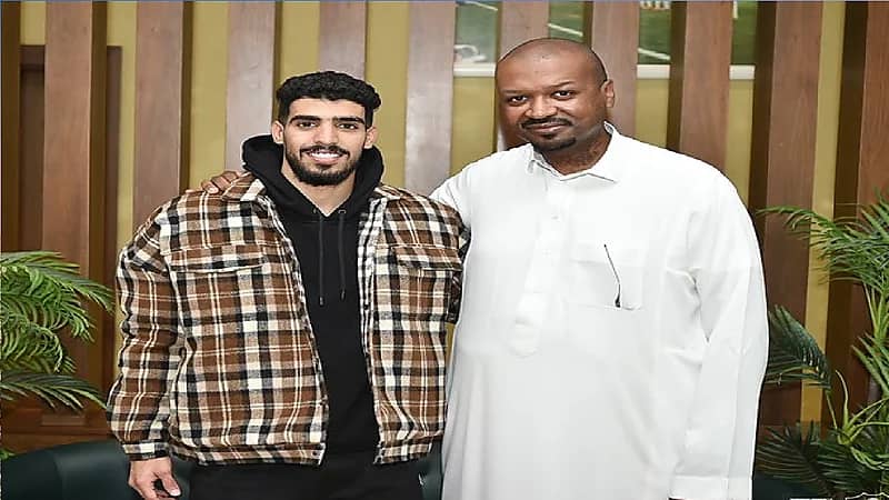 الأهلي ينهي إجراءات التعاقد مع الرشيدي