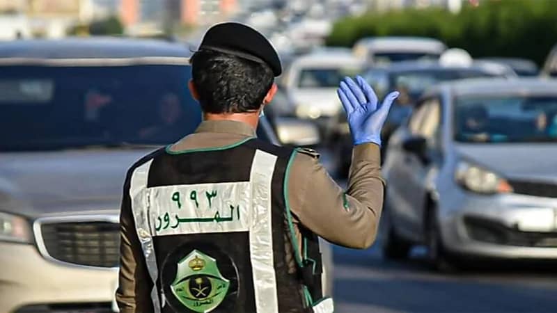 ضبط شخصين تلفظ أحدهما بألفاظ خادشة للحياء في تبوك