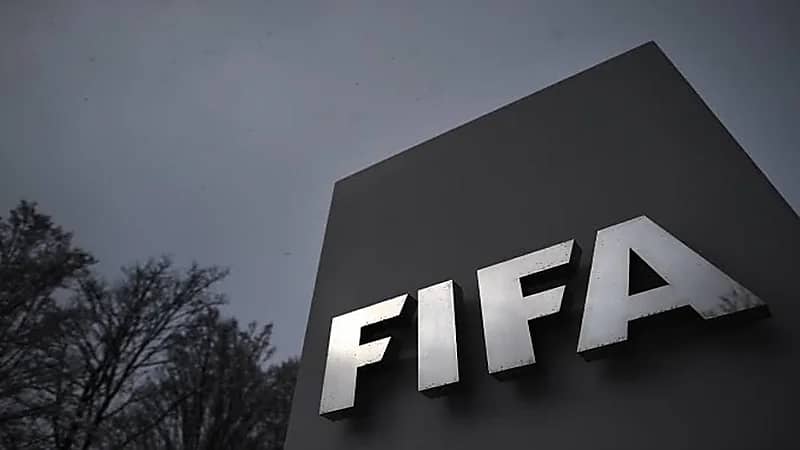 "فيفا" يتلقى اتهامات بتعريض صحة اللاعبين للخطر