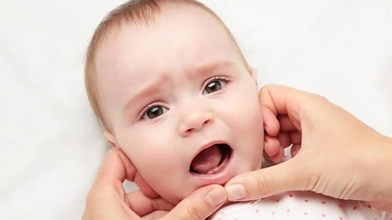 أعراض "التسنين" عند الأطفال