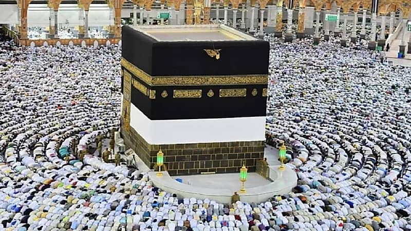 هل يلزم حجز موعد لأداء العمرة قبل موسم الحج..الوزارة تجيب