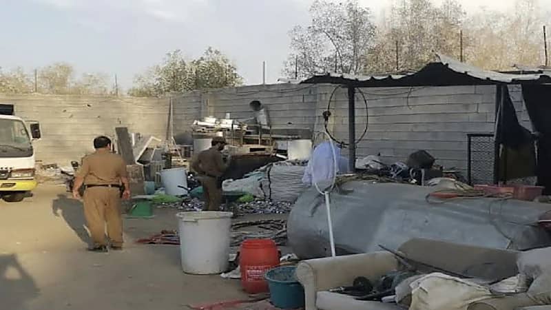 ضبط 5 مستودعات مُخالفة لبيع السكراب والحديد في ملكان