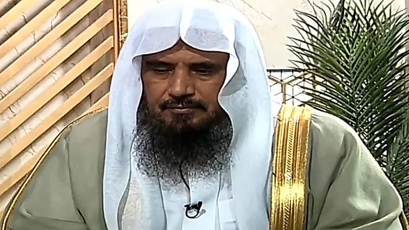 هل تسقط العدة عن المرأة في النفاس إذا توفي زوجها؟ الشيخ الخثلان يوضح .. فيديو