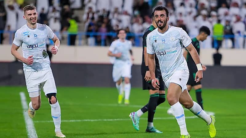 الأهلي يخسر أمام الأخدود بثلاثية .. فيديو