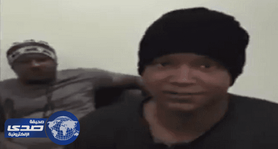 بالفيديو.. شابان يكسران حاجز العيب ويعملان في «تشليح السيارات»