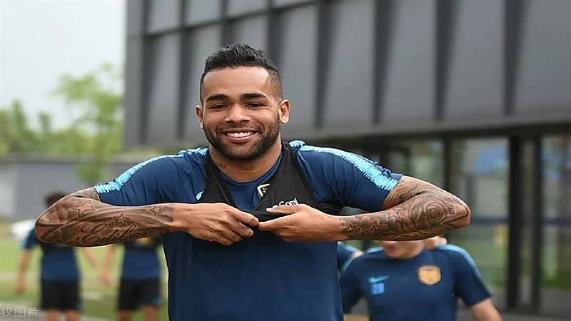 النصر ينسحب من صفقة التعاقد مع تيكسيرا