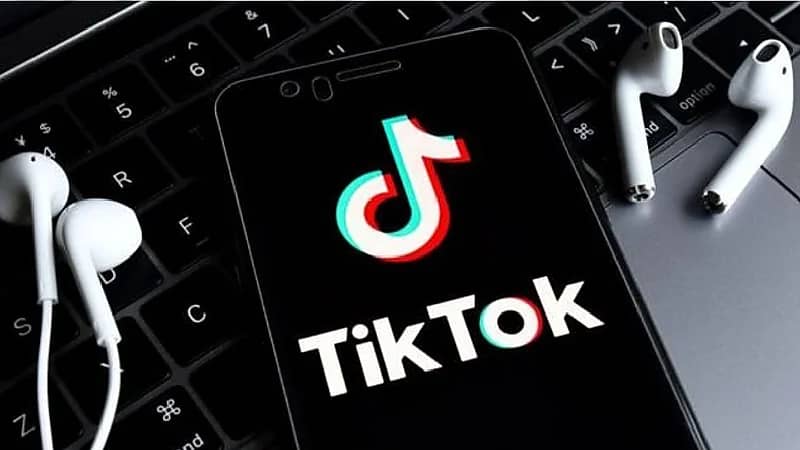 أم تجد طفلها متوفيا بسبب " تيك توك "