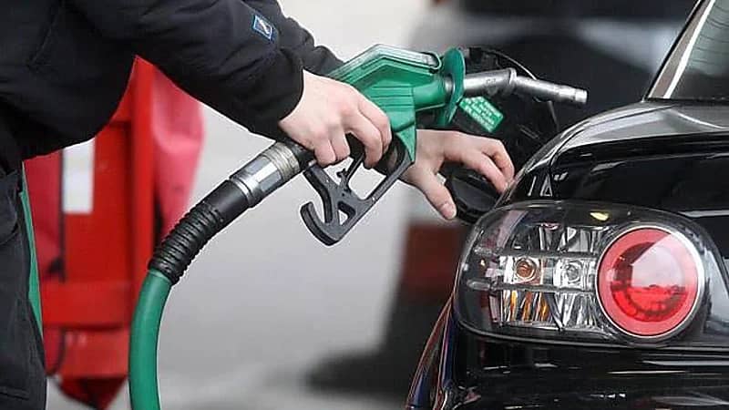 الكشف عن خطورة تزويد سيارة تعمل بالبنزين بوقود الديزل