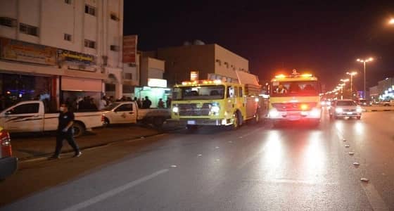 بالصور.. مدني الجوف يسيطر علي حريق في مبني سكني بحي المحمدية