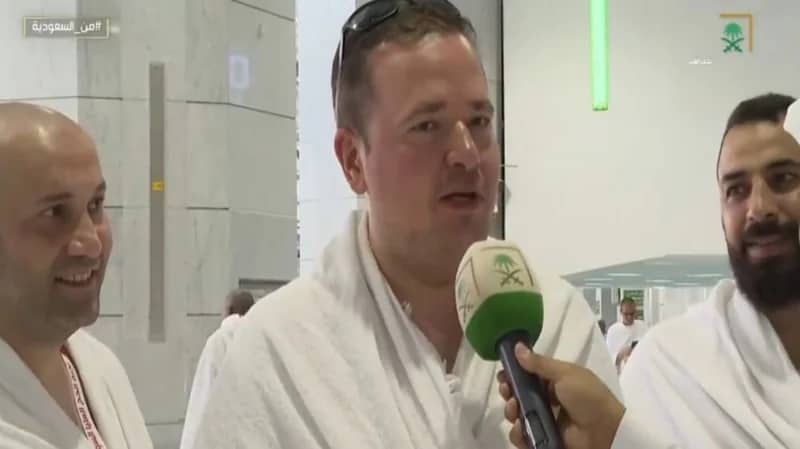 بالفيديو.. مشاعر حاج من سوريا يزور مكة لأول مرة