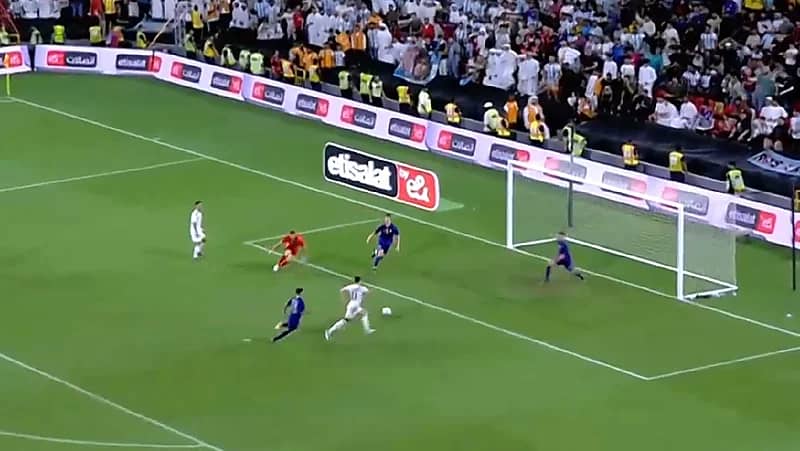 شاهد .. هدف محقق لمنتخب الإمارات يضيع بطريقة لا تصدق