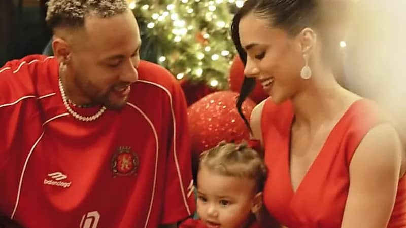 نيمار يستمتع بإجازته مع عائلته والأصدقاء .. فيديو