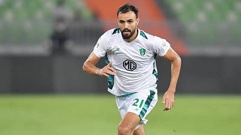 بالفيديو.. رئيس الزمالك السابق: النقاز كان معارًا للأهلي السعودي وليس لاعبًا حرًا