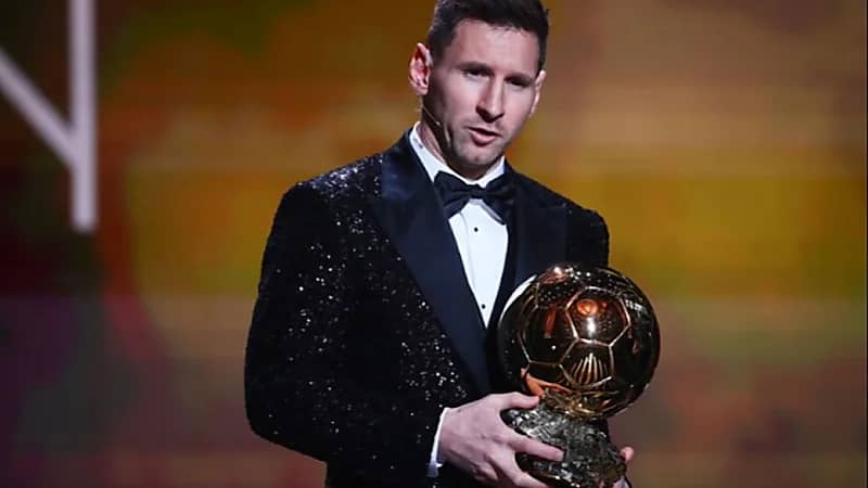 ميسي يكشف عن مرشحه للفوز بالكرة الذهبية لهذا الموسم