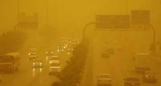 الفرق الإسعافية تباشر 42 حالة اختناق من الغبار بجدة