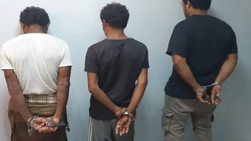 القبض على 3 مقيمين سرقوا كيابل كهربائية في جازان