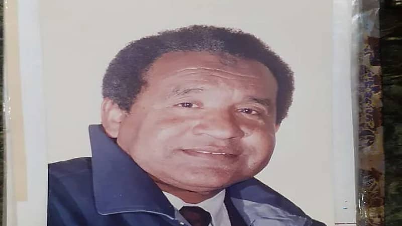 الموت يغيب الفنان محب كاسر