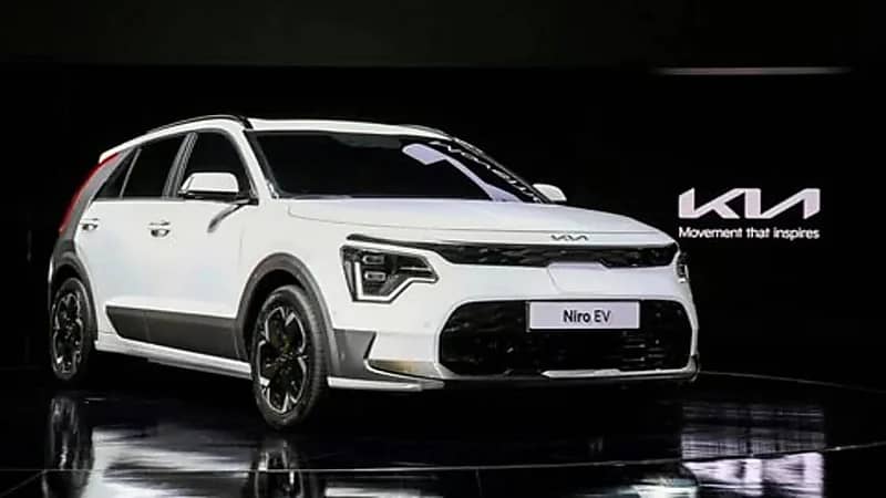 بالصور.. كيا نيرو الكهربائية موديل 2023 تخطف الأنظار بمواصفاتها المذهلة