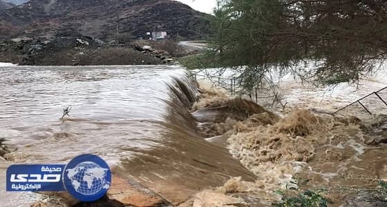 بالفيديو والصور.. أمطار الخير تلطف أجواء " كساب " بمحافظة أضم
