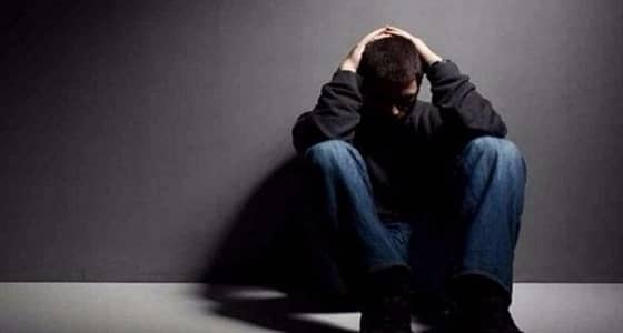 امرأة تقيم علاقة غير شرعية مع صديق زوجها المريض