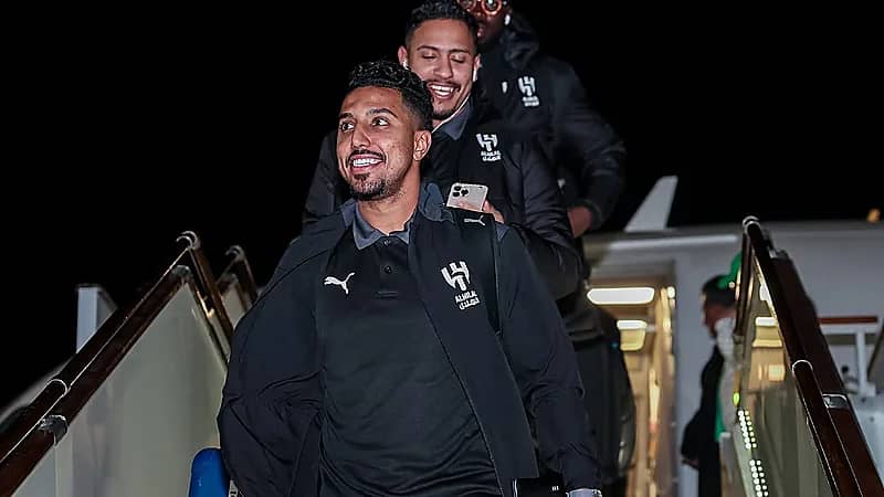 لحظة وصول بعثة الهلال أوزبكستان .. صور